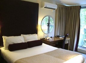 AirCon03_HotelRoom_600x.jpg